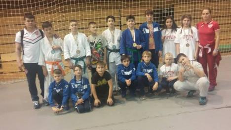 Şase clasări pe podium pentru tinerii judoka de la LPS Liberty la Cupa Ungariei, de la Debreţin