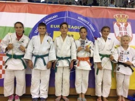 Judoka orădeni au cucerit opt medalii la întrecerile puternicului turneu de la Szeged