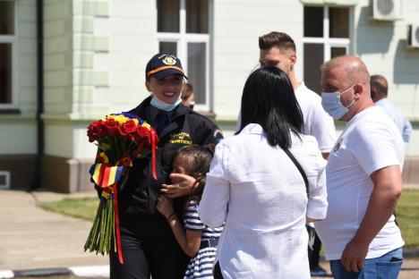 'Jur credinţă patriei mele, România!'. Emoţii şi bucurie, la depunerea jurământului militar de către elevii şcolii 'Avram Iancu' din Oradea (FOTO / VIDEO)