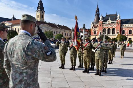 Primii studenți militari din Oradea au depus jurământul: „V-ați legat pe viață de țară” (FOTO)