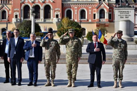 Primii studenți militari din Oradea au depus jurământul: „V-ați legat pe viață de țară” (FOTO)