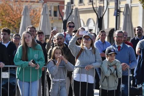 Primii studenți militari din Oradea au depus jurământul: „V-ați legat pe viață de țară” (FOTO)