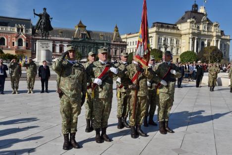 Primii studenți militari din Oradea au depus jurământul: „V-ați legat pe viață de țară” (FOTO)