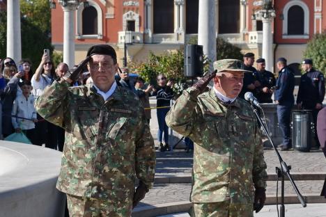 Primii studenți militari din Oradea au depus jurământul: „V-ați legat pe viață de țară” (FOTO)