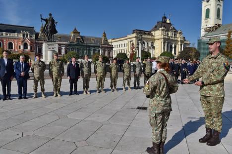 Primii studenți militari din Oradea au depus jurământul: „V-ați legat pe viață de țară” (FOTO)