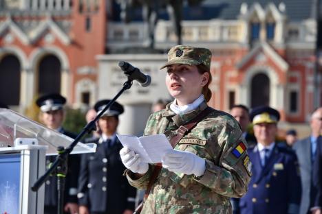 Primii studenți militari din Oradea au depus jurământul: „V-ați legat pe viață de țară” (FOTO)