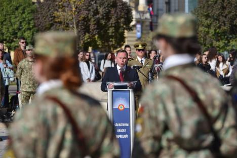 Primii studenți militari din Oradea au depus jurământul: „V-ați legat pe viață de țară” (FOTO)