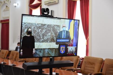 Dumitru Ţiplea şi noii subprefecţi de Bihor, Daniel Palaghianu şi Botházy Nándor, au depus jurământul. Şeful UDMR: 'Şi noi vrem o ţară mai bună!' (FOTO / VIDEO)