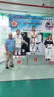 30 de clasări pe podium pentru sportivii de la Crişul Oradea la Cupa României la Karate Shotokan ESKU (FOTO)