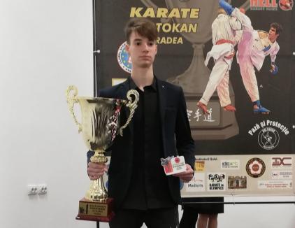 Denis Claudius Donea a fost desemnat sportivul anului la Clubul Sportiv Shogunul şi cercul de Karate Shotokan al Palatului Copiilor Oradea (FOTO)