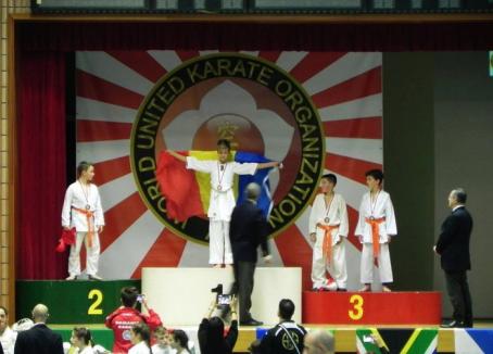 Karateka orădeni de la Palatul Copiilor – Shogunul, medaliaţi la Cupa Mondială în versiunea WUKO&AD din Italia