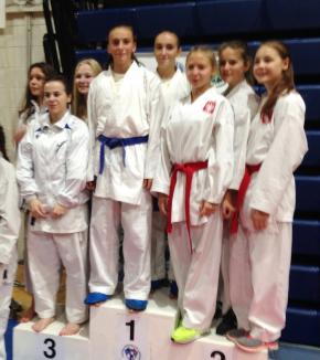 Karate: Sportivele bihorene Andreea și Mălina Bogdan, medaliate cu aur la Campionatul European CIKA de la Dublin