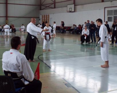 Întrecerile Cupei Dragonul la karate tradiţional de la Sânmartin au fost dominate de sportivii orădeni de la CS Fudoshin