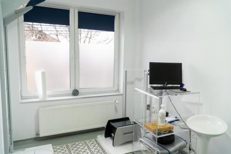 Stai drept! Un cabinet medical din Oradea scanează și tratează postura incorectă dată de statul la birou (FOTO/VIDEO)