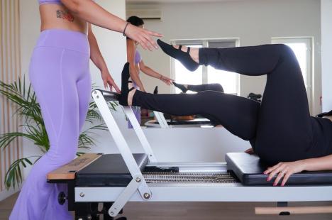 Pilates Reformer, și în Oradea: Descoperă antrenamentul care face furori la nivel internațional! (FOTO/VIDEO)