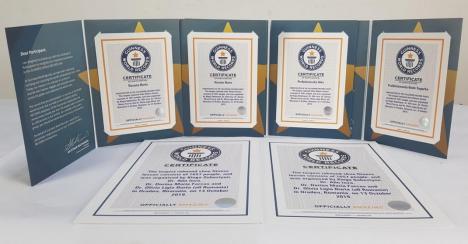 E certificat: Oradea e în Cartea Recordurilor. Organizatorii celei mai mari ore de Kangoo Jumps din lume şi-au primit diplomele (FOTO)
