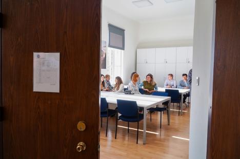 Laborator nou la Universitatea din Oradea: Compania Hella îi ajută pe studenți să învețe meseriile viitorului (FOTO/VIDEO)