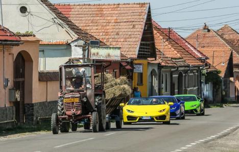 Lamborghini şi-a filmat ultimul clip publicitar printre oi şi căruţe, pe Transfăgărăşan (FOTO/VIDEO)