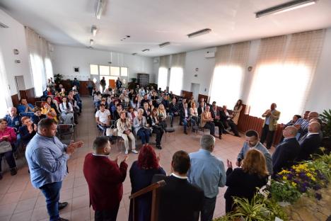 Candidații PNL la Primăria și Consiliul Local Paleu, sprijiniți de Bolojan: „Astfel de oameni dedicați îmi dau un confort, știu că dacă vor câștiga vor face treabă” (FOTO)