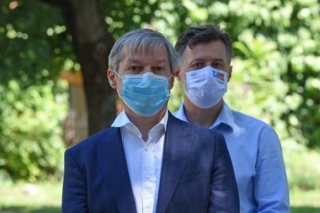 Alianţa USR-PLUS Bihor și-a lansat candidaţii la alegerile locale, în prezenţa lui Dacian Cioloş (FOTO)
