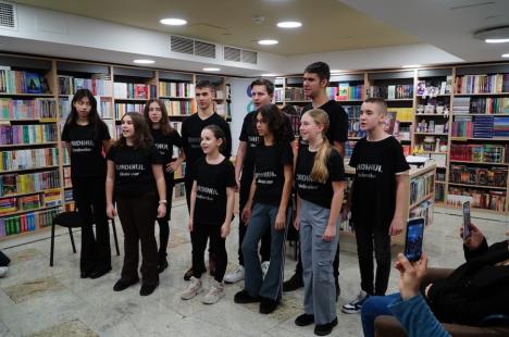 „Ordinul Umbrelor”: Noua carte a tânărului scriitor orădean Andrei Popovici promite noi aventuri captivante ale detectivilor Agrafă și Creion (FOTO/VIDEO)