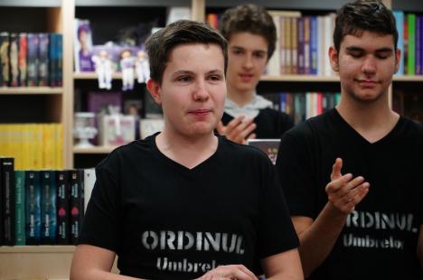 „Ordinul Umbrelor”: Noua carte a tânărului scriitor orădean Andrei Popovici promite noi aventuri captivante ale detectivilor Agrafă și Creion (FOTO/VIDEO)