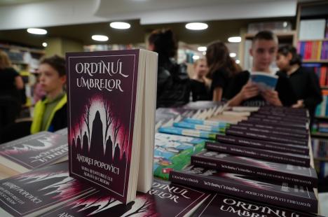 „Ordinul Umbrelor”: Noua carte a tânărului scriitor orădean Andrei Popovici promite noi aventuri captivante ale detectivilor Agrafă și Creion (FOTO/VIDEO)