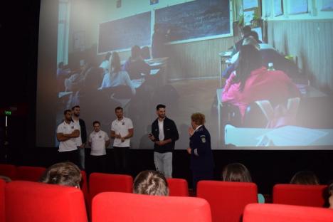 Polițiștii bihoreni au lansat un filmuleț anti-bullying, cu elevi, magicienii Eduard şi Bianca şi baschetbalişti ai CSM Oradea (FOTO / VIDEO)