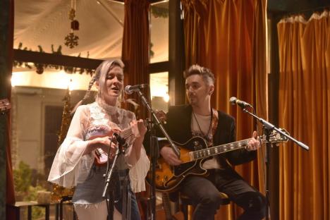 Lansare cu cântare, la Oradea: Concerte și vin spumant la lansarea colecției de interviuri a jurnalistei Camelia Bușu (FOTO)