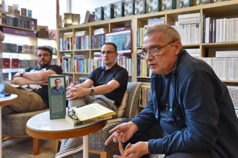 Librăria Humanitas din Oradea, plină la întâlnirea cu Dan-Liviu Boeriu și al său „manual de învățat fericirea”: „Aici locuiește frica” (FOTO)