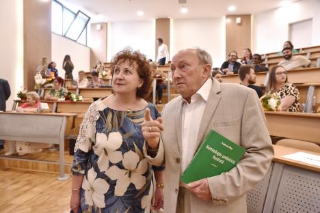 Lansare de carte a unuia dintre cei mai respectați medici din Oradea: „Și-a iubit meseria, a iubit copiii, a iubit spitalul” (FOTO)