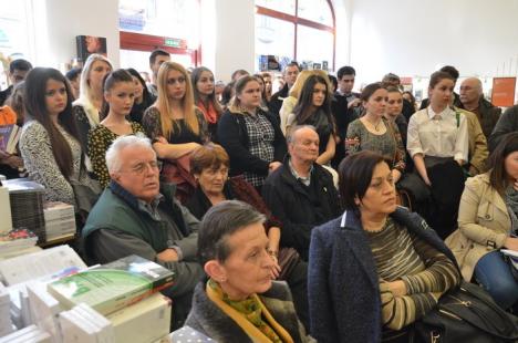 Fiica pierdută: Scriitorul Florin Ardelean şi-a lansat cel de-al doilea volum al romanului 'Folie a trois' (FOTO)