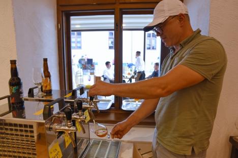 Bere cu (bun) gust. Lansare de carte cu degustare de bere artizanală în Cetatea Oradea (FOTO)