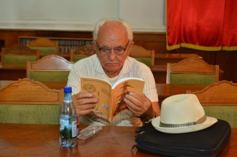 Paul Magheru, la aniversarea de 80 de ani: Profesorul a lansat două cărți deodată (FOTO)