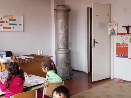 Educaţie în fundu’ curţii: Guvernanţii se laudă cu sate 'occidentale', dar şcolile rurale din Bihor nu au toalete (FOTO / VIDEO)