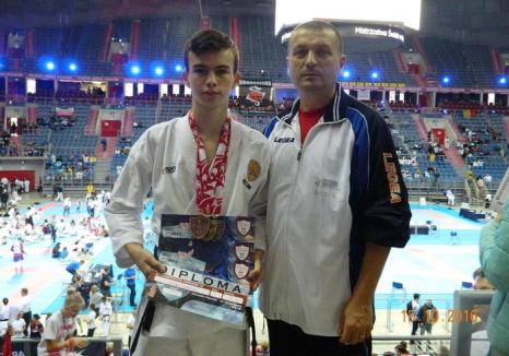 Nouă clasări pe podium pentru sportivii orădeni la Campionatul European de Karate Fudokan din Polonia