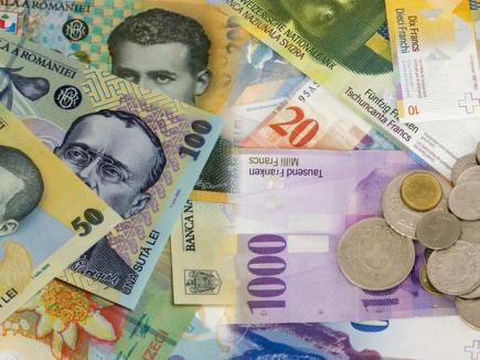 Premieră irevocabilă: Un român care şi-a scos credit în franci elveţieni a obţinut în instanţă convertirea în lei 