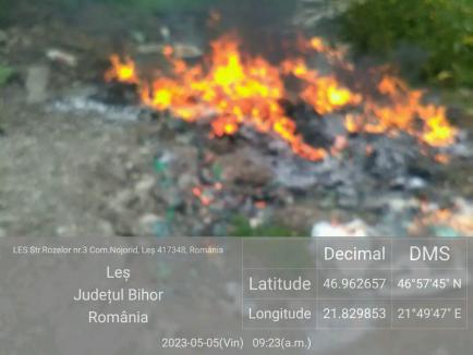 Fermier de lângă Oradea, prins în flagrant când incendia deșeuri. Va încasa o amendă cu patru zerouri (FOTO)