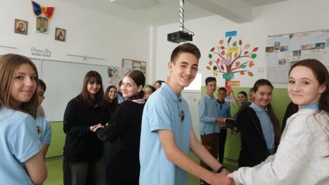 Ziua Încrederii, la Liceul Ortodox din Oradea: Elevii au fost profesori pentru o zi, ca să capete încredere în ei (FOTO)