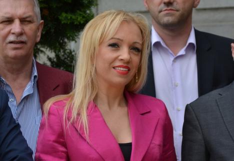 Lilla Debelka, în continuare şefă la PSD Diaspora. A fost aleasă cu unanimitate de colegii din partid