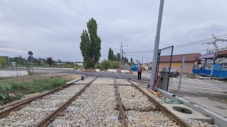 Lucrările de construire a noii linii de tramvai au ajuns în dreptul sălii de sport a Universităţii (FOTO / VIDEO)