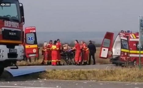 Accident cu doi morţi, soț și soție, în Bihor: Fetiţa lor, transportată la spital cu elicopterul SMURD (VIDEO)