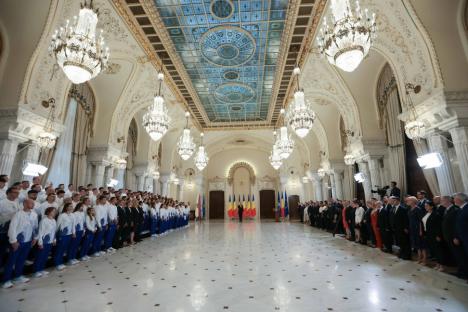 Sportivii care vor reprezenta România la Jocurile Olimpice, primiți de Klaus Iohannis la Cotroceni. Din echipa olimpică fac parte și 3 orădeni (FOTO)