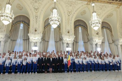 Sportivii care vor reprezenta România la Jocurile Olimpice, primiți de Klaus Iohannis la Cotroceni. Din echipa olimpică fac parte și 3 orădeni (FOTO)