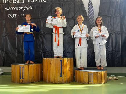 Sportivii de la LPS Champions Oradea au obţinut 11 medalii la Cupa Nordului la judo de la Baia Mare