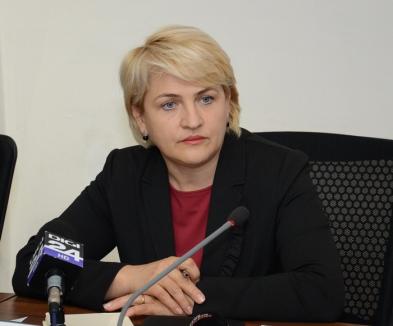 Bihorel: Ministrul Lucia Varga ne-a anunţat că ne va anunţa când aduce bani în Bihor
