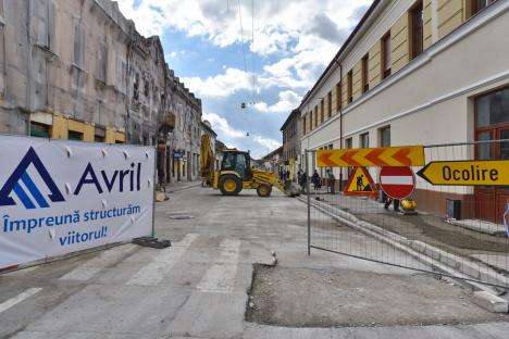 Noi restricții de trafic în Oradea! Strada Avram Iancu s-a închis circulației pe încă un tronson (FOTO)