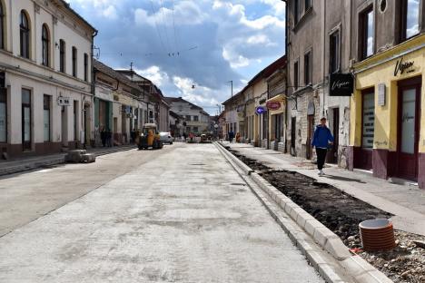 Noi restricții de trafic în Oradea! Strada Avram Iancu s-a închis circulației pe încă un tronson (FOTO)