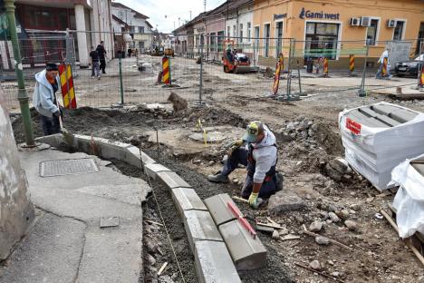 Noi restricții de trafic în Oradea! Strada Avram Iancu s-a închis circulației pe încă un tronson (FOTO)