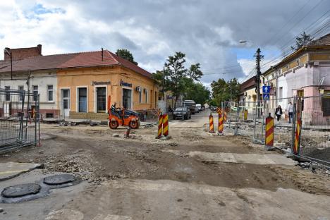 Noi restricții de trafic în Oradea! Strada Avram Iancu s-a închis circulației pe încă un tronson (FOTO)